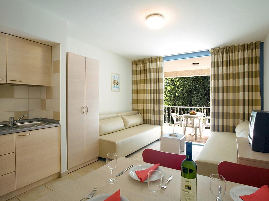 Eurocamp Mobile Homes At Fkk Nudist Campsite Solaris Tar-Vabriga المظهر الخارجي الصورة