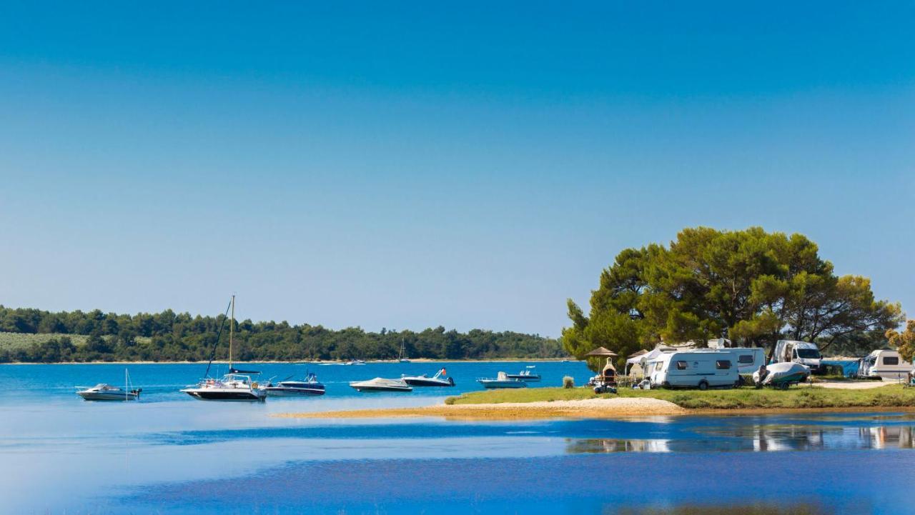 Eurocamp Mobile Homes At Fkk Nudist Campsite Solaris Tar-Vabriga المظهر الخارجي الصورة