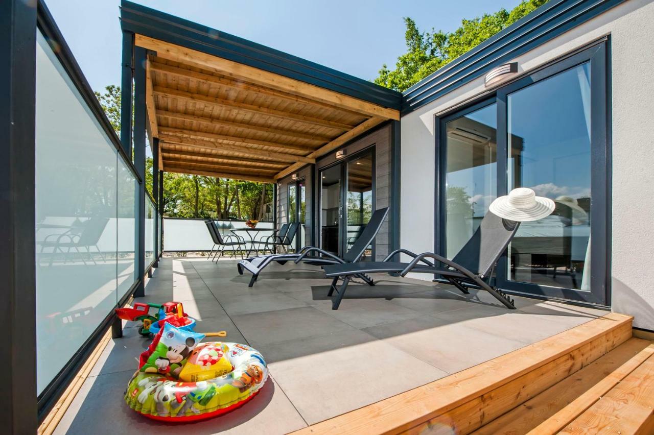 Eurocamp Mobile Homes At Fkk Nudist Campsite Solaris Tar-Vabriga المظهر الخارجي الصورة
