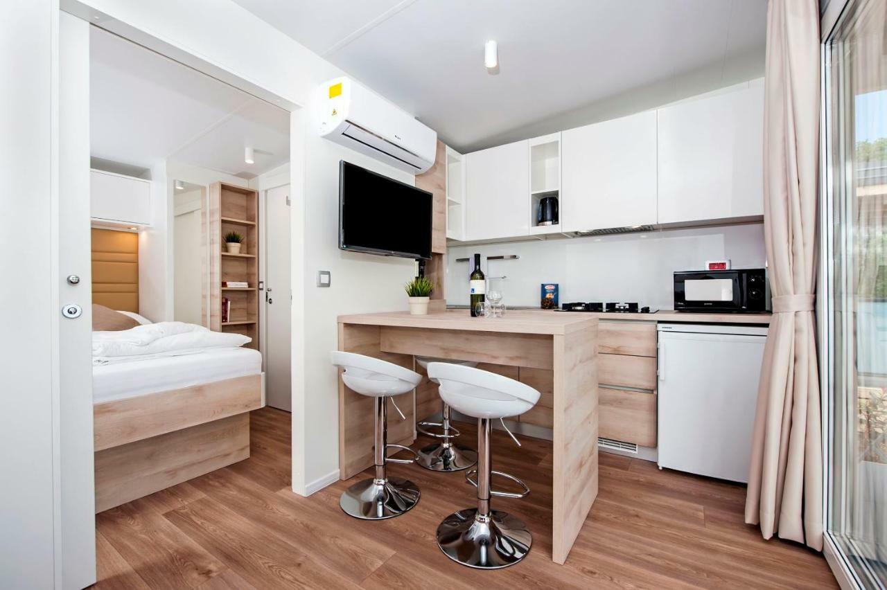 Eurocamp Mobile Homes At Fkk Nudist Campsite Solaris Tar-Vabriga المظهر الخارجي الصورة