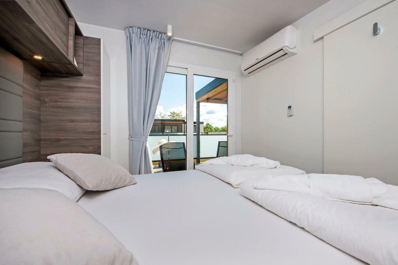 Eurocamp Mobile Homes At Fkk Nudist Campsite Solaris Tar-Vabriga المظهر الخارجي الصورة