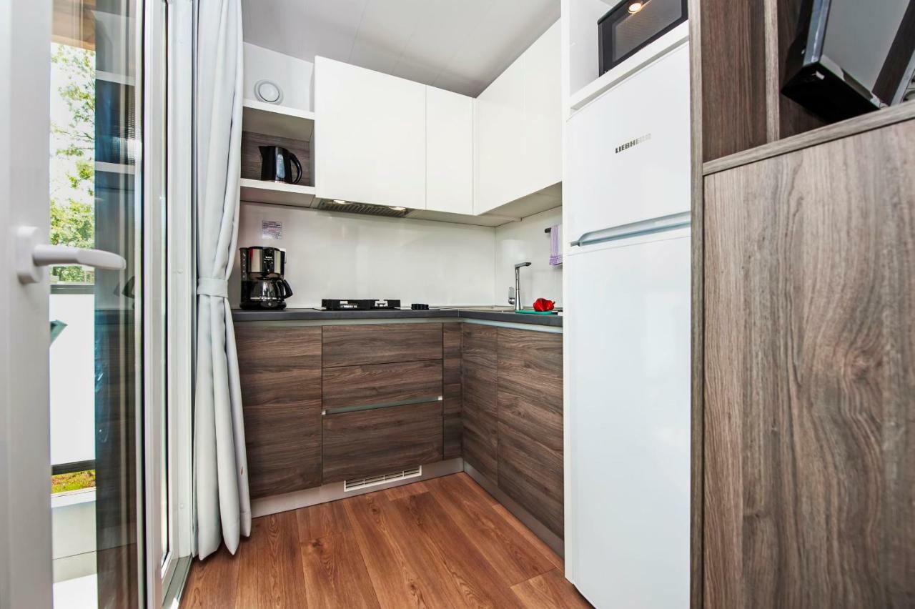 Eurocamp Mobile Homes At Fkk Nudist Campsite Solaris Tar-Vabriga المظهر الخارجي الصورة